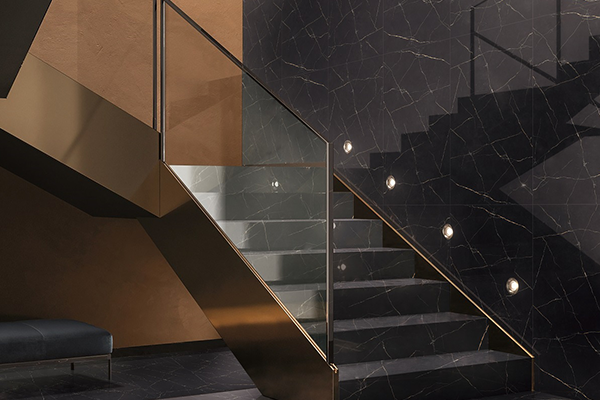 လှေကားများနှင့် နံရံများကို မြှင့်တင်ခြင်း။